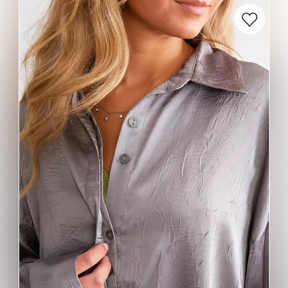 Willow & Root Satin Crinkle Blouse Size Medium - Picture 9 of 13